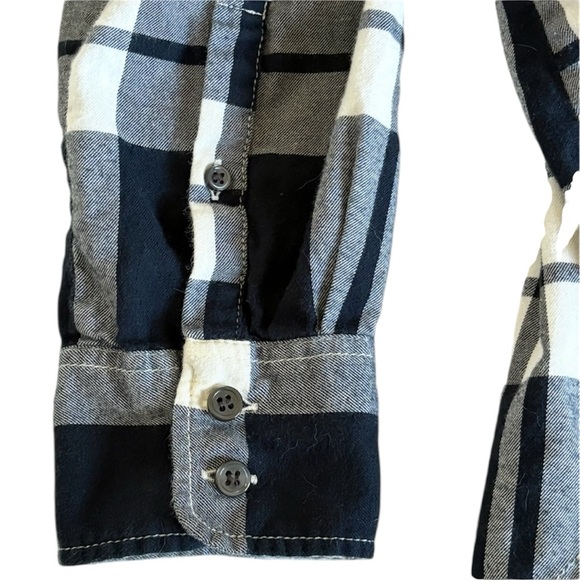 J. Crew Women’s Med Black & White Plaid Button Down Long Sleeve Shirt - Picture 6 of 9